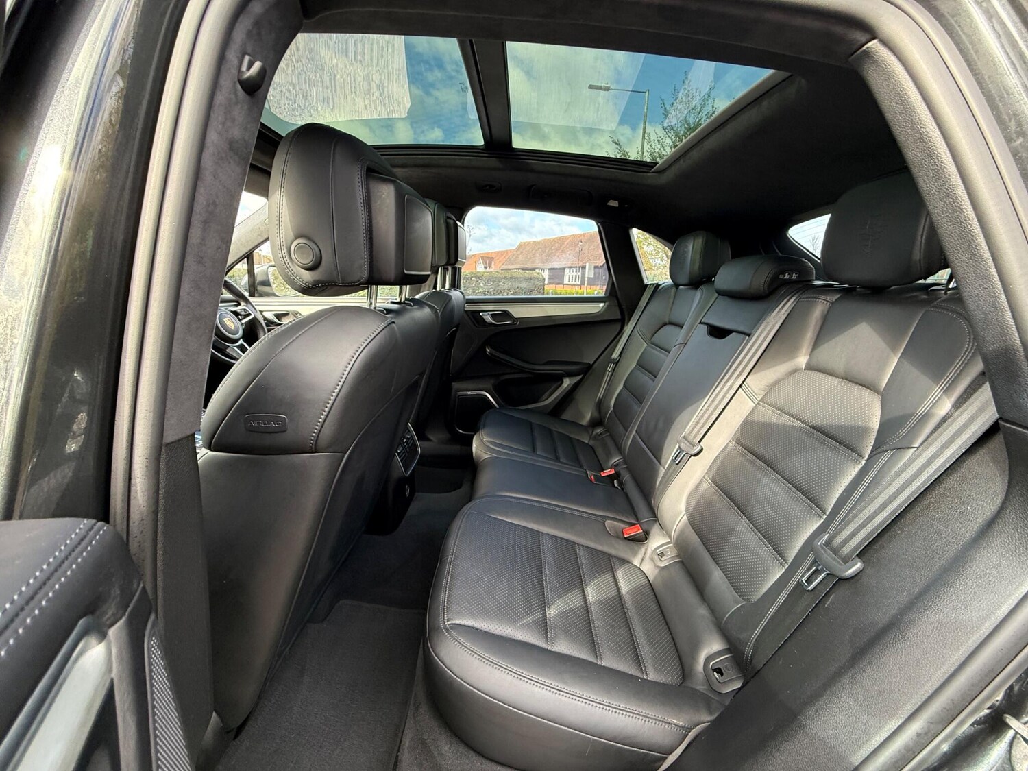 Used Porsche Macan 2017 for sale - 78039438: Photo 34