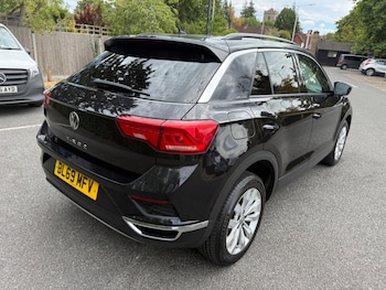 Used Volkswagen T-Roc 2019 for sale - 79462976: Photo