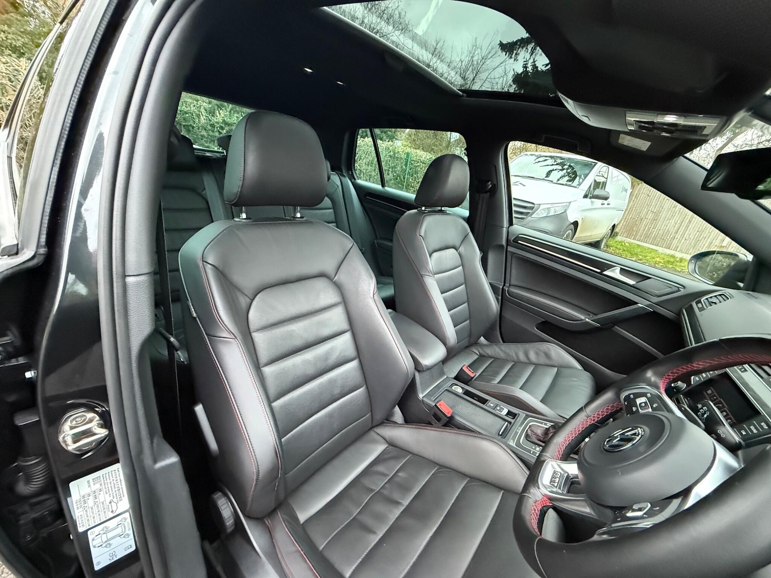 Used Volkswagen Golf 2014 for sale - 76693558: Photo 11