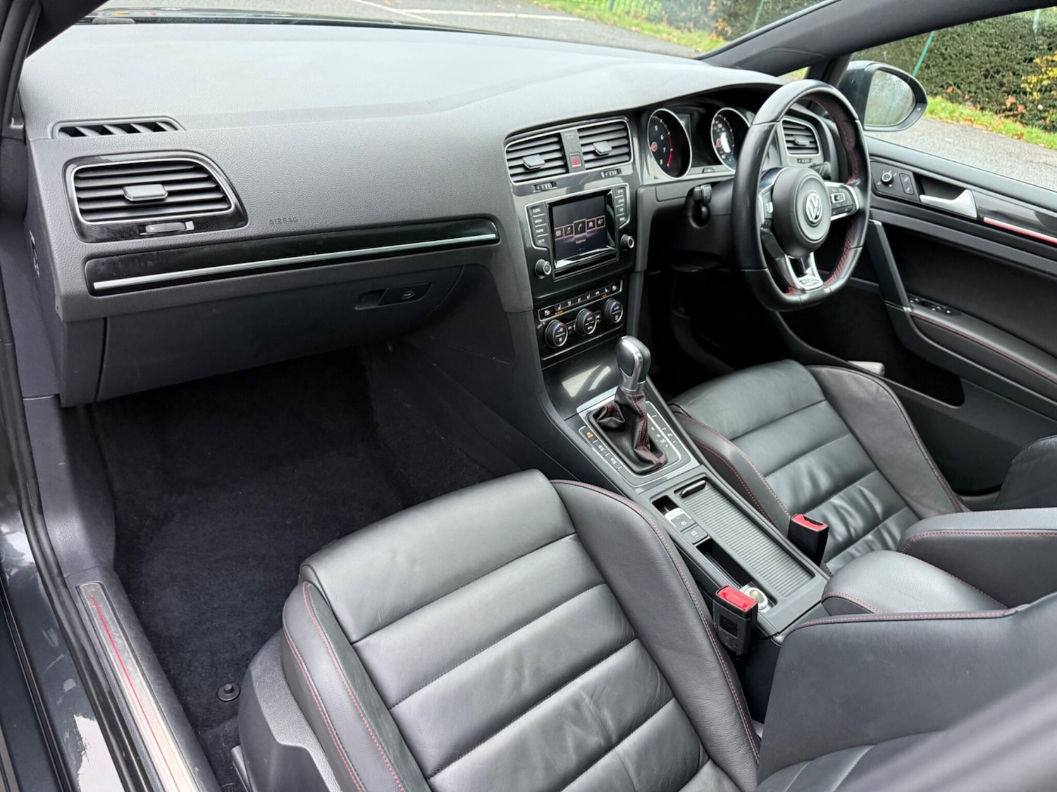 Used Volkswagen Golf 2014 for sale - 76693558: Photo 15