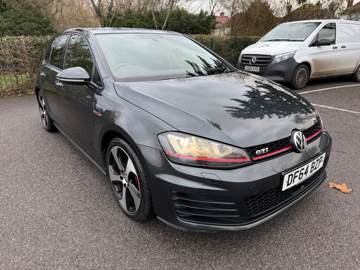 Used Volkswagen Golf 2014 for sale - 76693558: Photo 2