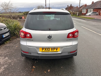 Used Volkswagen Tiguan 2010 for sale - 76809333: Photo