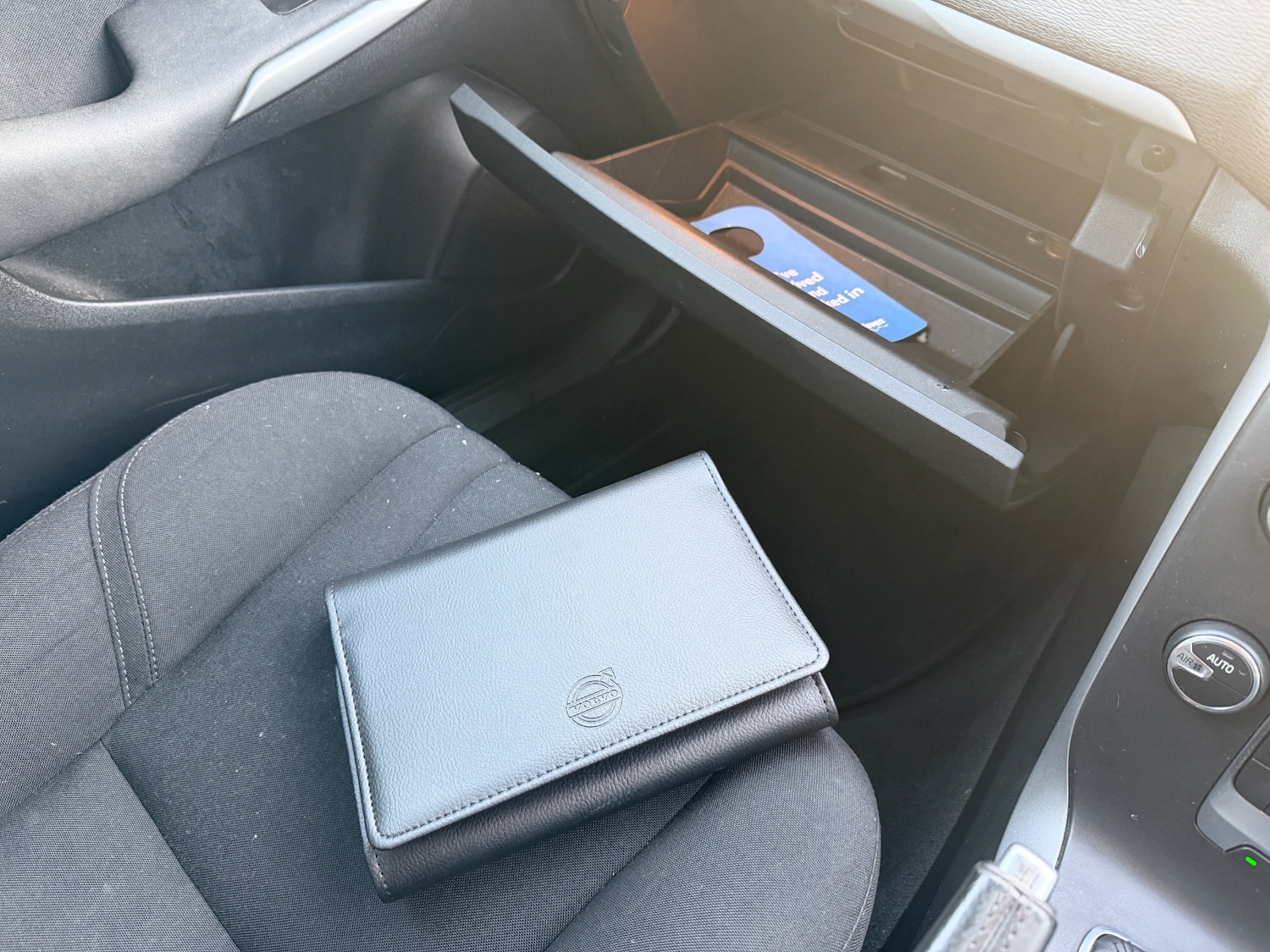 Used Volvo V40 2015 for sale - 77225376: Photo 10