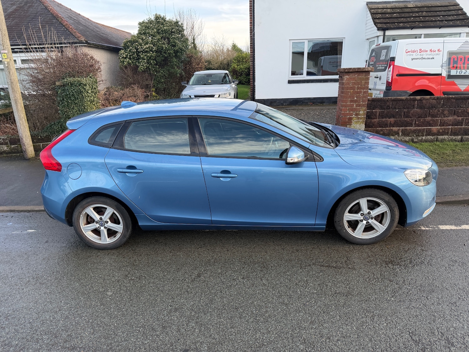 Used Volvo V40 2015 for sale - 77225376: Photo 2