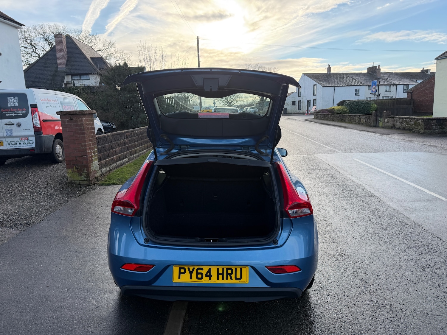 Used Volvo V40 2015 for sale - 77225376: Photo 5