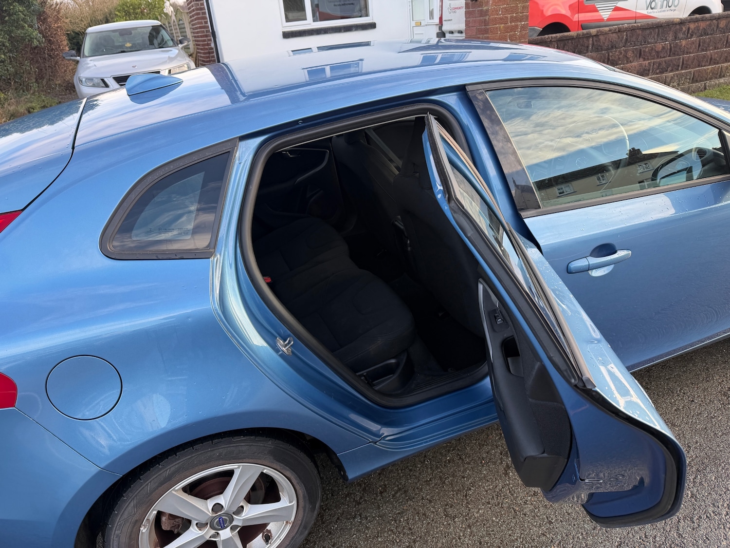 Used Volvo V40 2015 for sale - 77225376: Photo 6