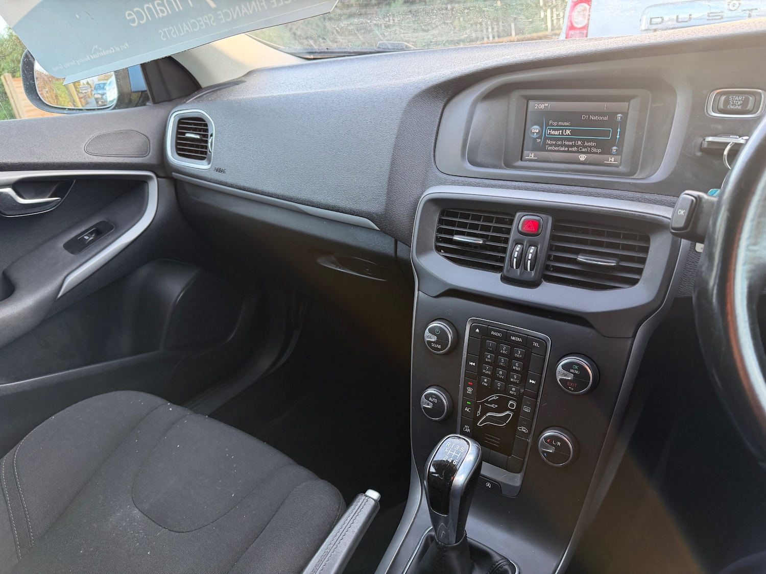 Used Volvo V40 2015 for sale - 77225376: Photo 9