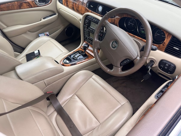 Used Jaguar XJ 2004 for sale - 75272919: Photo 8