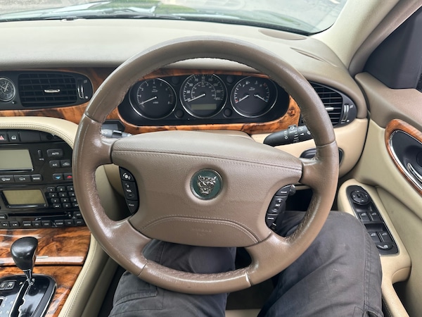 Used Jaguar XJ 2004 for sale - 75272919: Photo 9