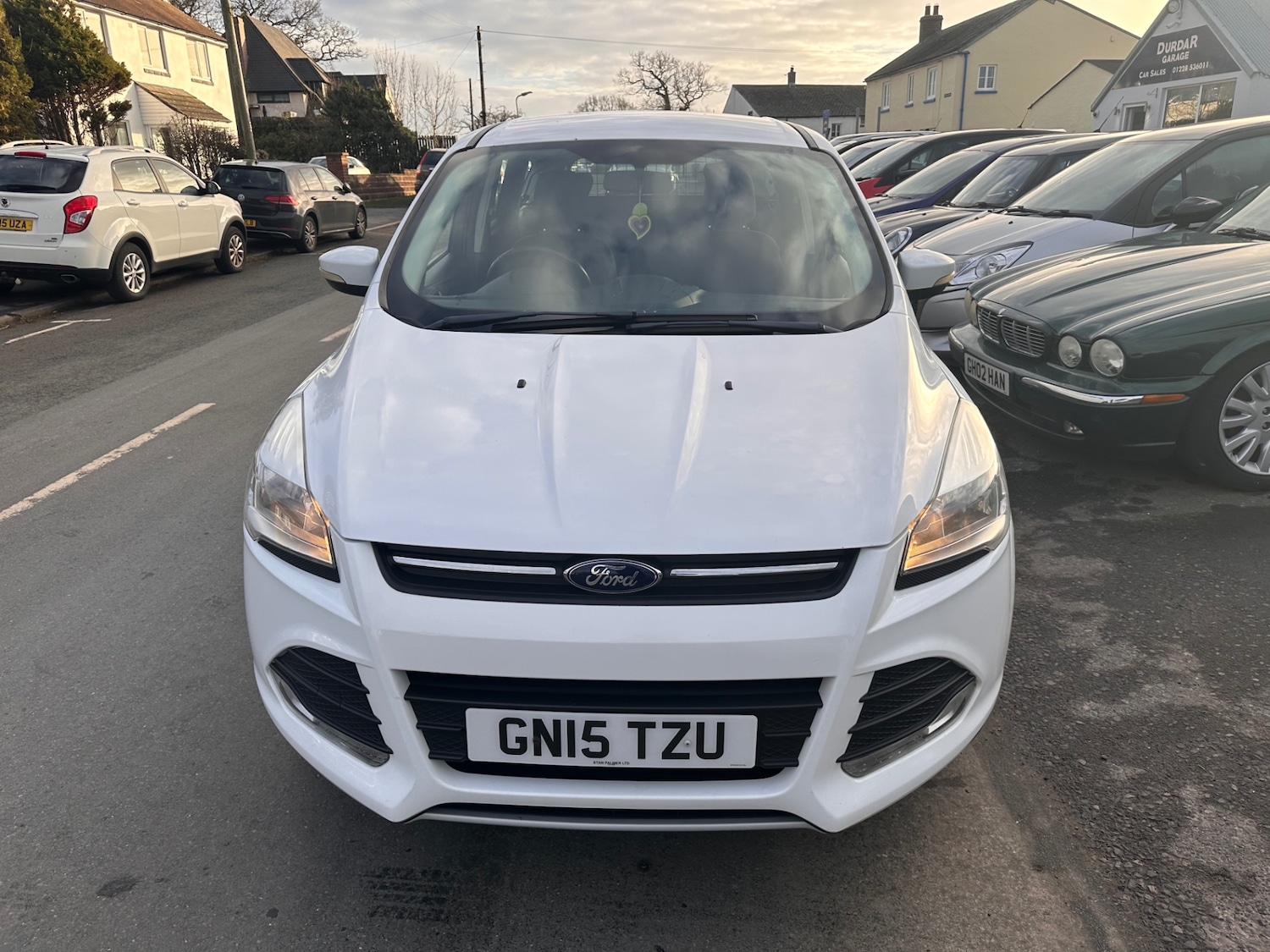 Used Ford Kuga 2015 for sale - 77353825: Photo 2