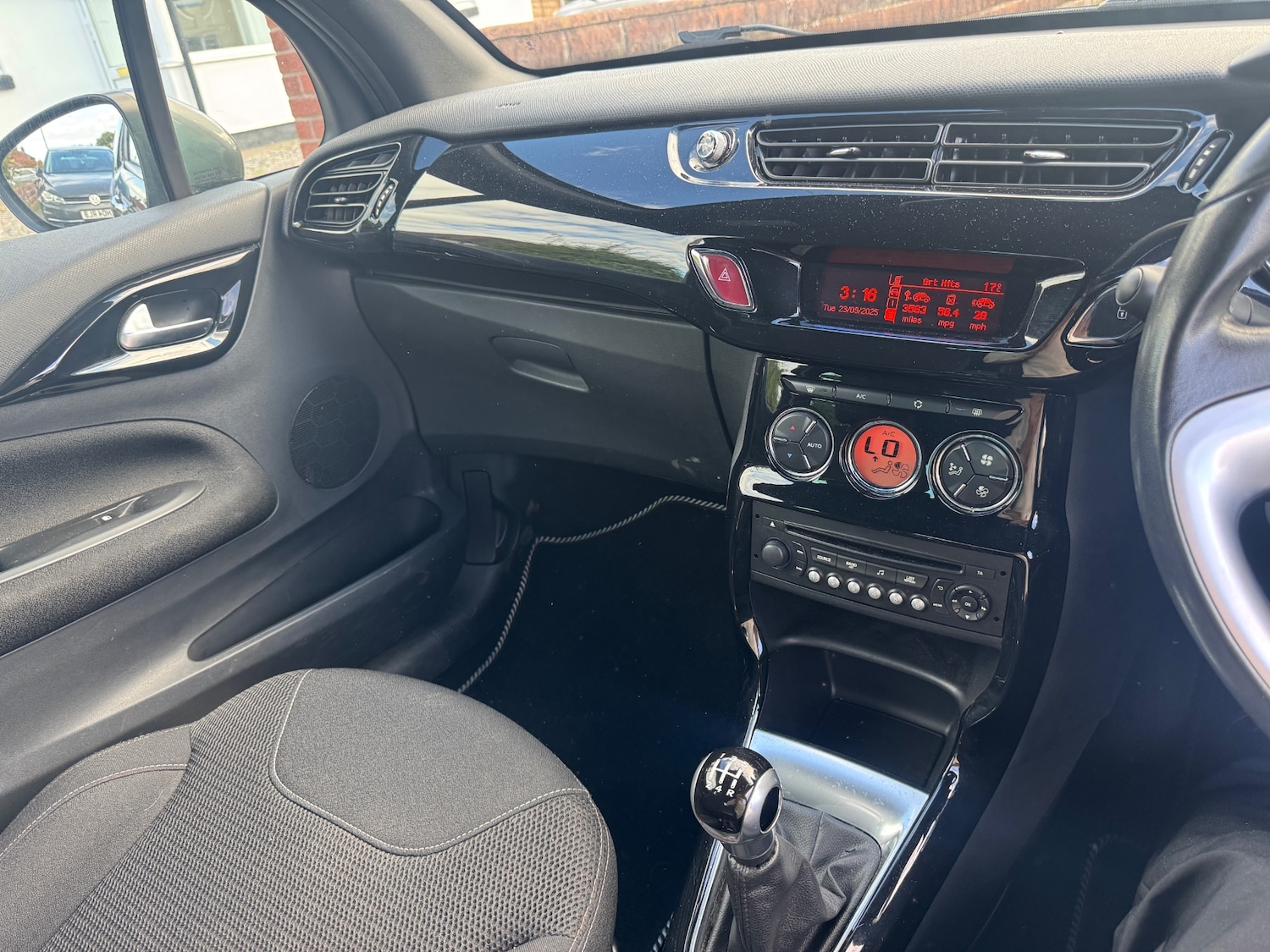 Used Citroen DS3 2014 for sale - 76041564: Photo 8