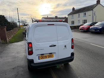 Used Peugeot Partner 2019 for sale - 77020695: Photo