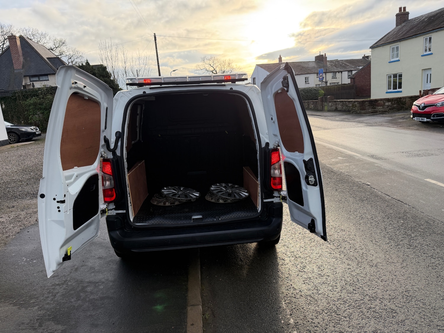 Used Peugeot Partner 2019 for sale - 77020695: Photo 7