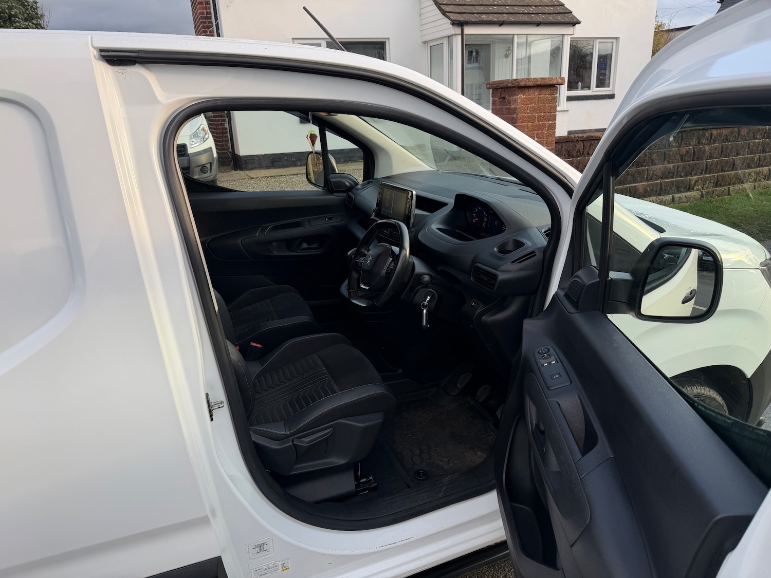 Used Peugeot Partner 2019 for sale - 77020695: Photo 9