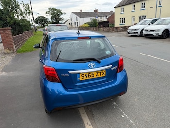 Used Toyota Yaris 2015 for sale - 79131050: Photo