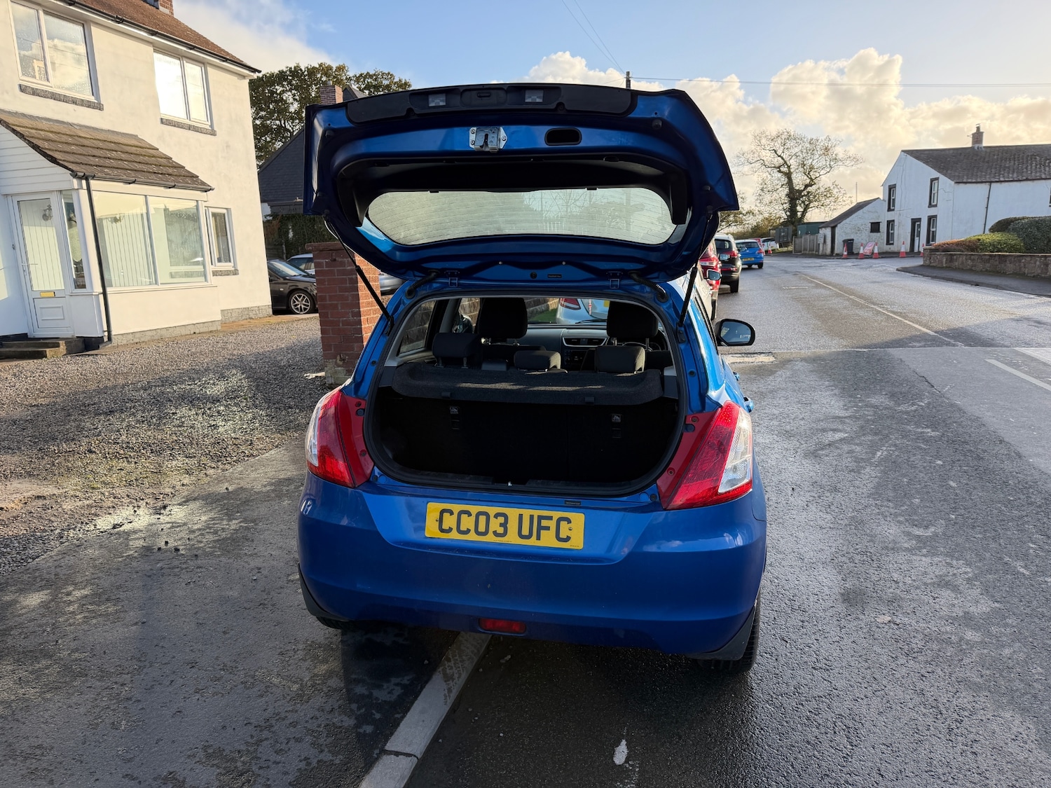 Used Suzuki Swift 2012 for sale - 76407791: Photo 5