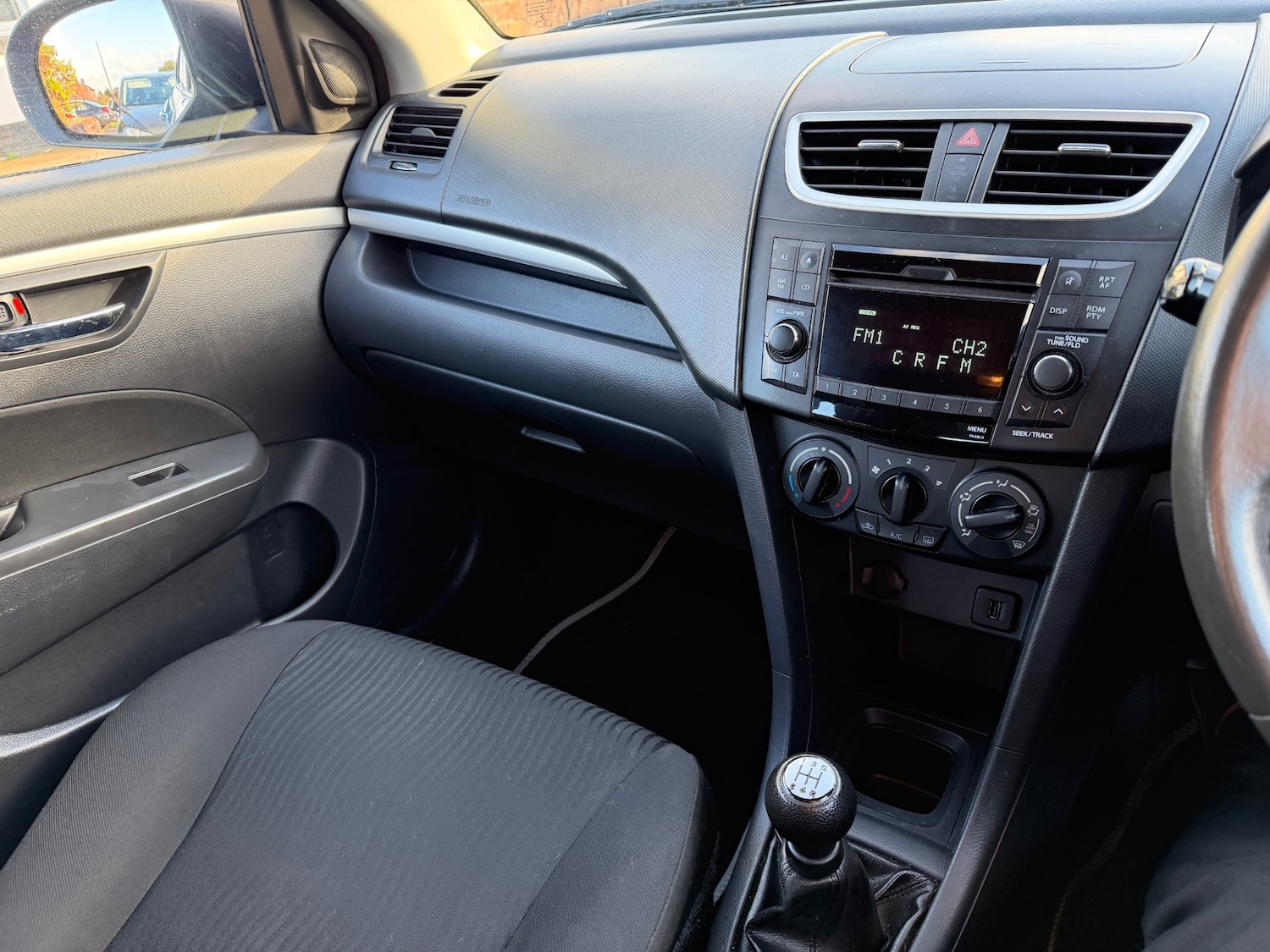 Used Suzuki Swift 2012 for sale - 76407791: Photo 9