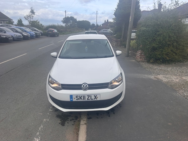 Used Volkswagen Polo 2011 for sale - 76220505: Photo 2