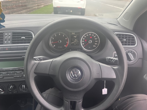 Used Volkswagen Polo 2011 for sale - 76220505: Photo 8