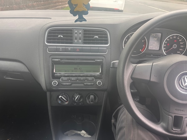 Used Volkswagen Polo 2011 for sale - 76220505: Photo 9