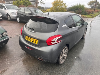 Used Peugeot 208 2012 for sale - 76332049: Photo 3