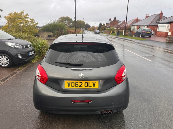 Used Peugeot 208 2012 for sale - 76332049: Photo 4