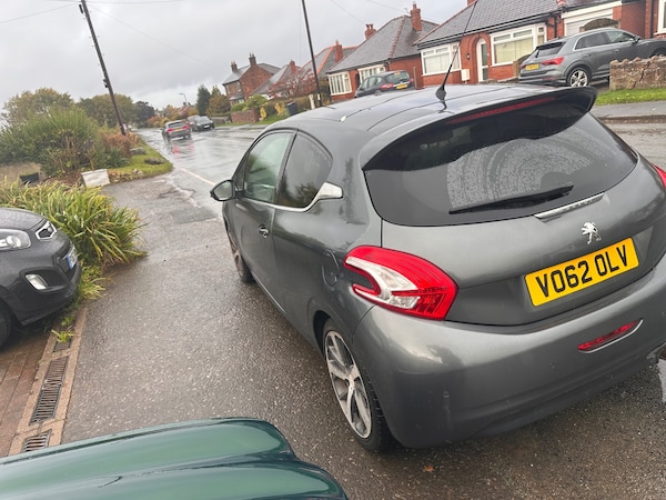 Used Peugeot 208 2012 for sale - 76332049: Photo 5