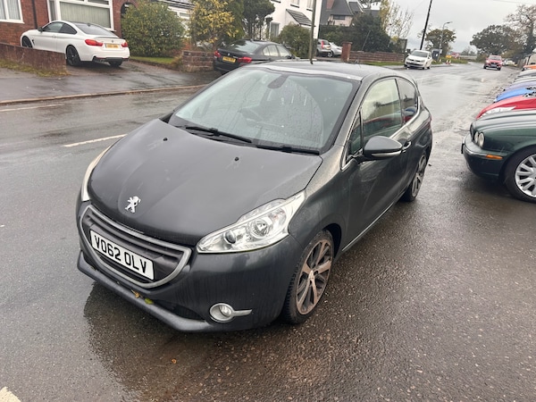 Used Peugeot 208 2012 for sale - 76332049: Photo 6