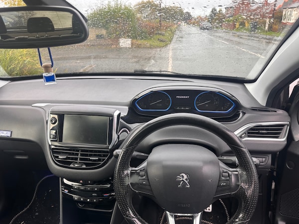 Used Peugeot 208 2012 for sale - 76332049: Photo 9