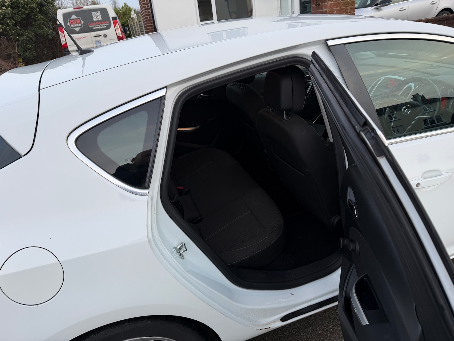 Used Vauxhall Astra 2012 for sale - 77139188: Photo 6