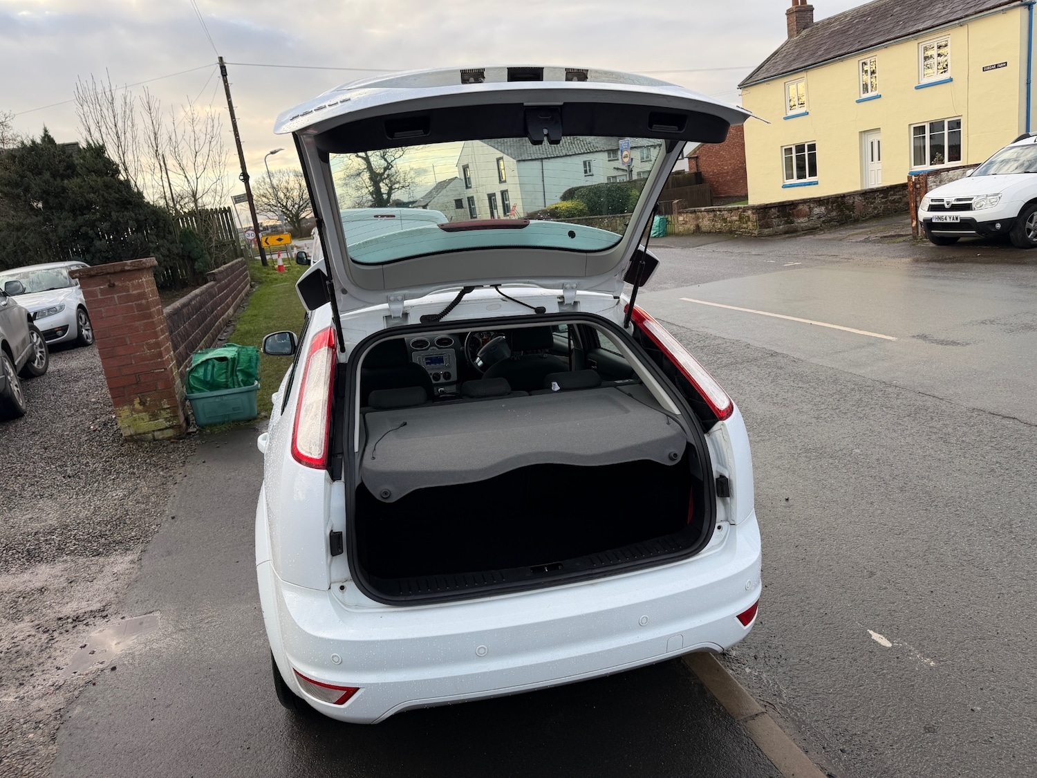 Used Ford Focus 2011 for sale - 77270792: Photo 4