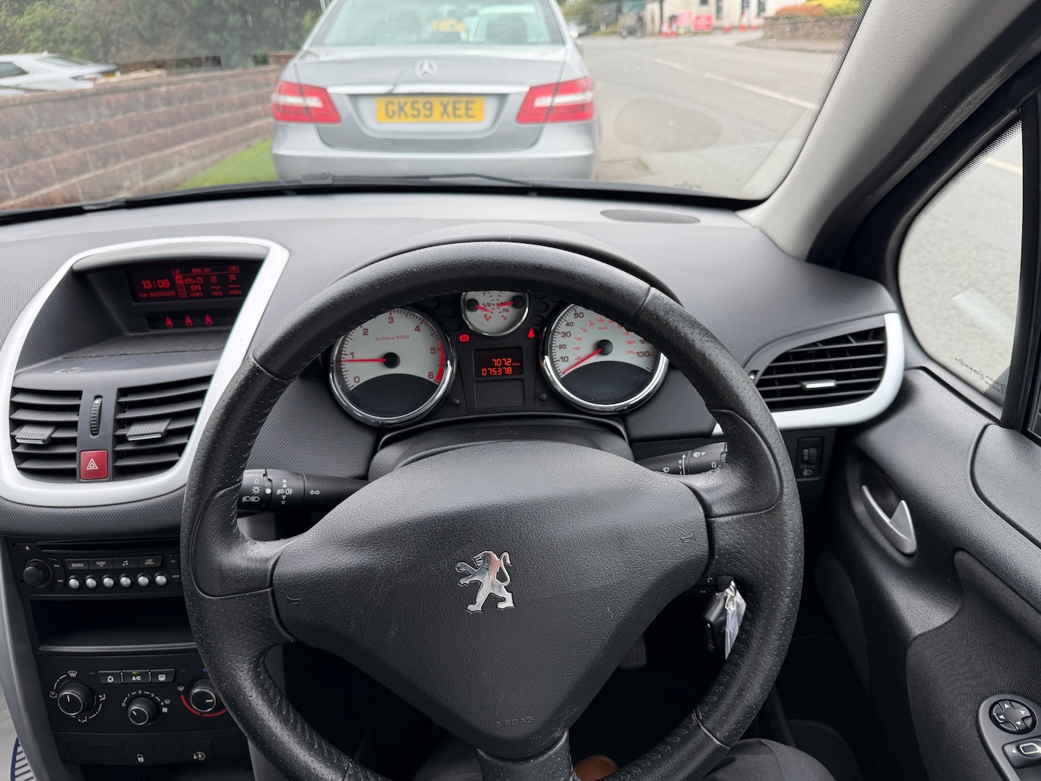 Used Peugeot 207 2012 for sale - 76120479: Photo 8