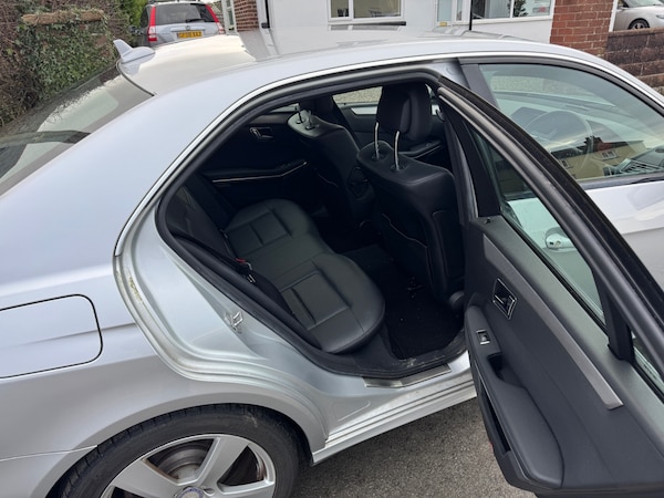 Used Mercedes-Benz E Class 2010 for sale - 73201094: Photo 6