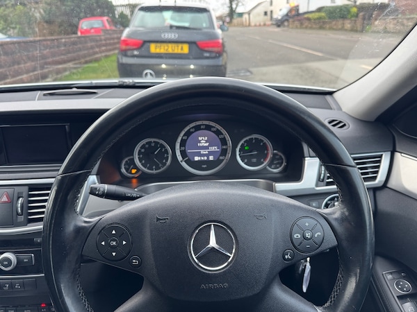 Used Mercedes-Benz E Class 2010 for sale - 73201094: Photo 7