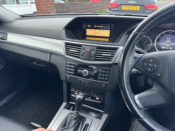 Used Mercedes-Benz E Class 2010 for sale - 73201094: Photo 8