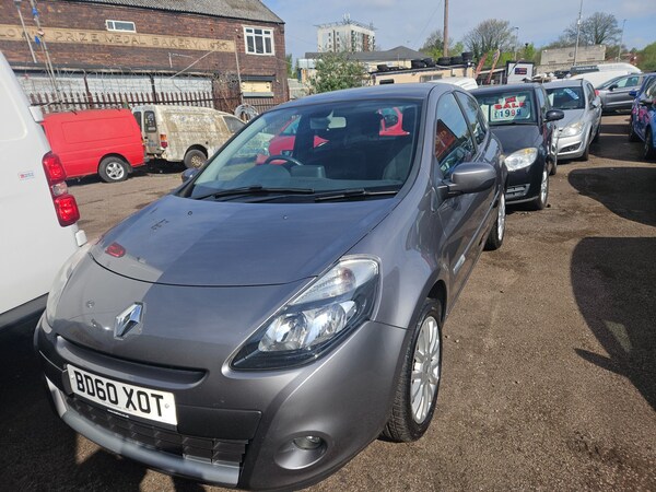 Used Renault Clio 2010 for sale - 74467660: Photo 2