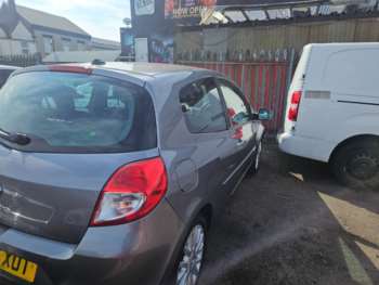 Used Renault Clio 2010 for sale - 74467660: Photo