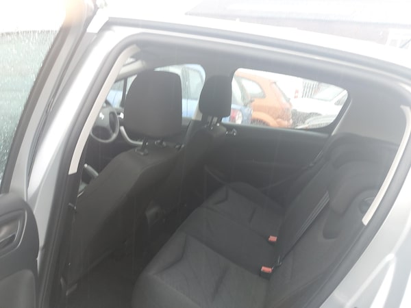 Used Peugeot 308 2011 for sale - 62704433: Photo 6