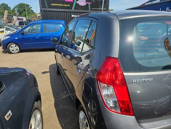Used Hyundai i10 2010 for sale - 75498494: Photo