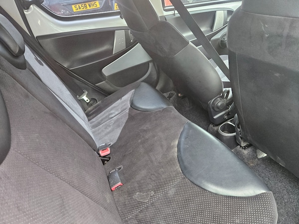 Used Toyota AYGO 2012 for sale - 75034836: Photo 5