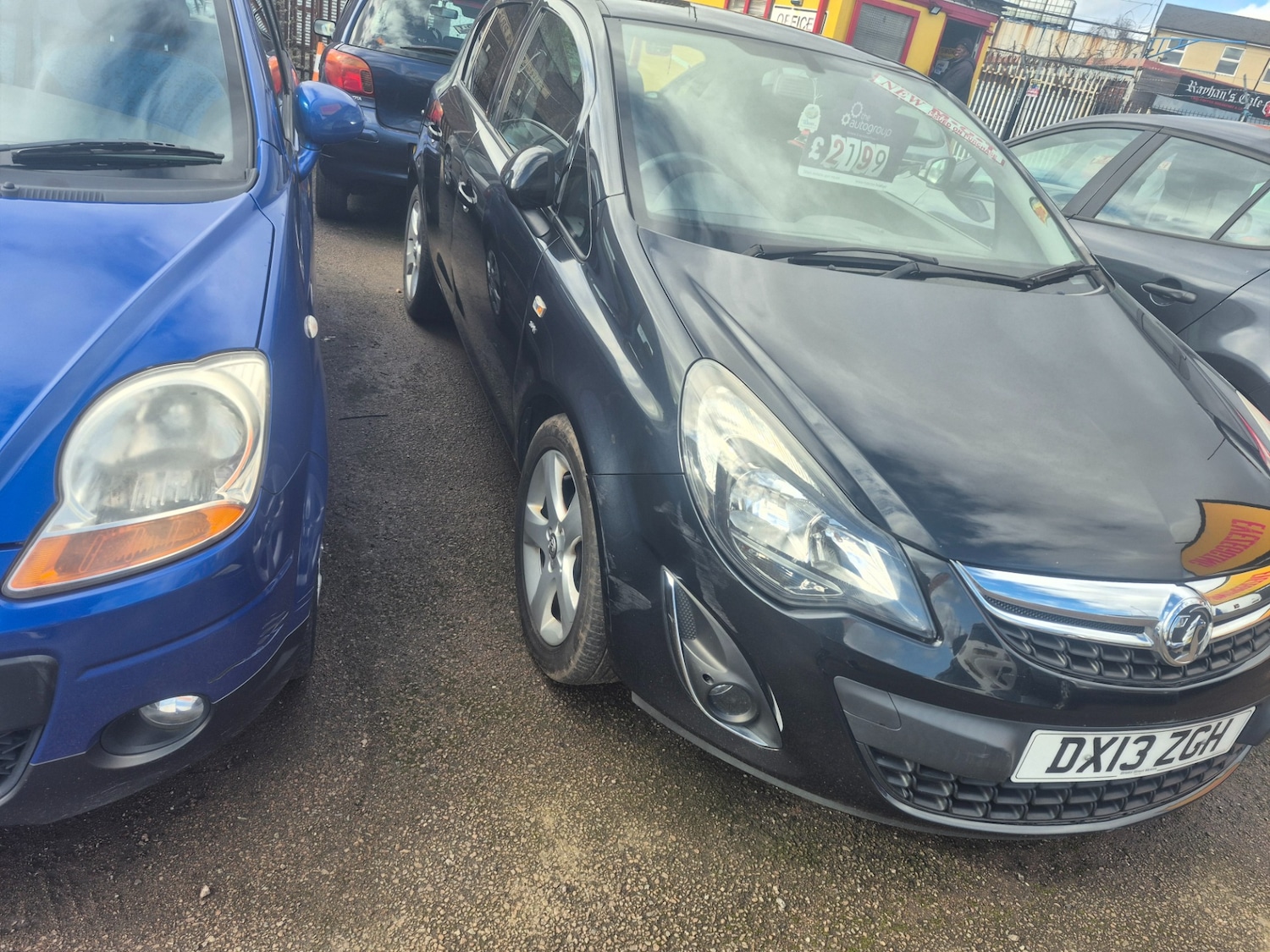 Used Vauxhall Corsa 2013 for sale - 77635628: Photo 2