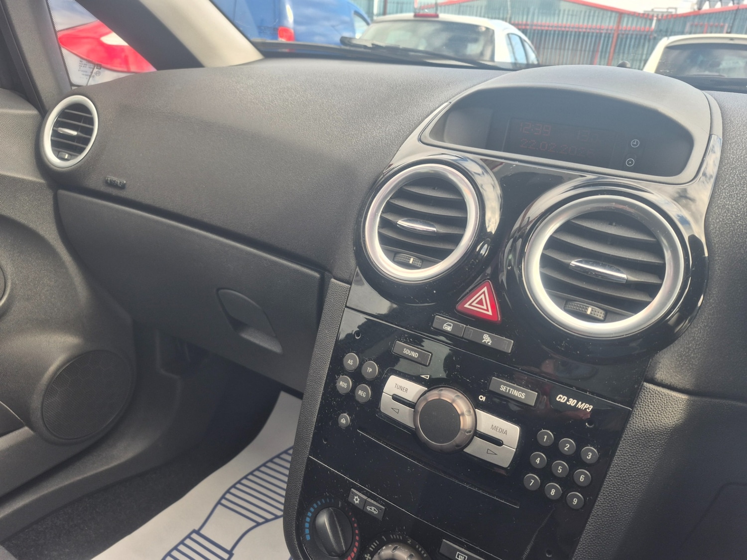 Used Vauxhall Corsa 2013 for sale - 77635628: Photo 9