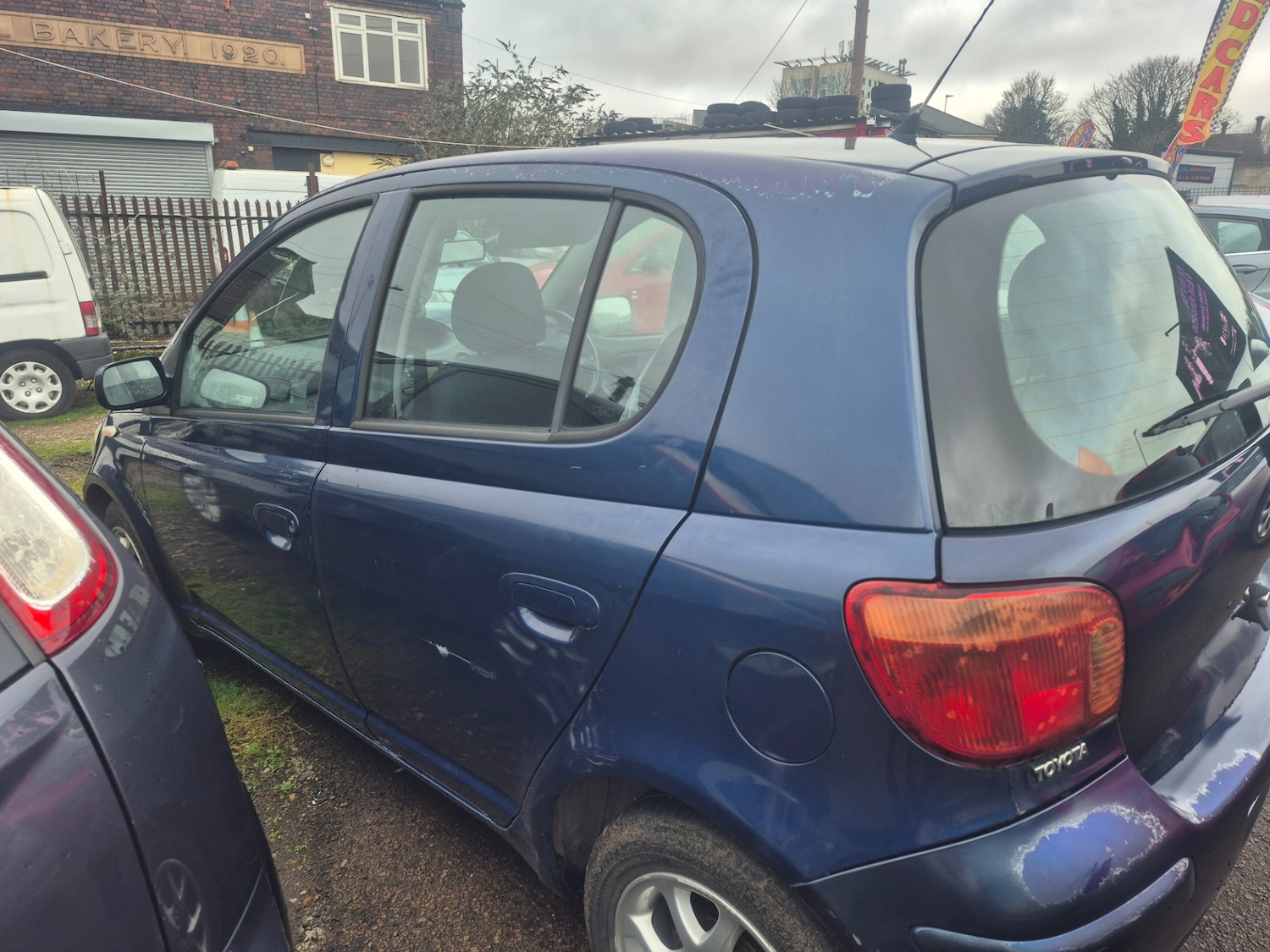 Used Toyota Yaris 2004 for sale - 77482319: Photo 4