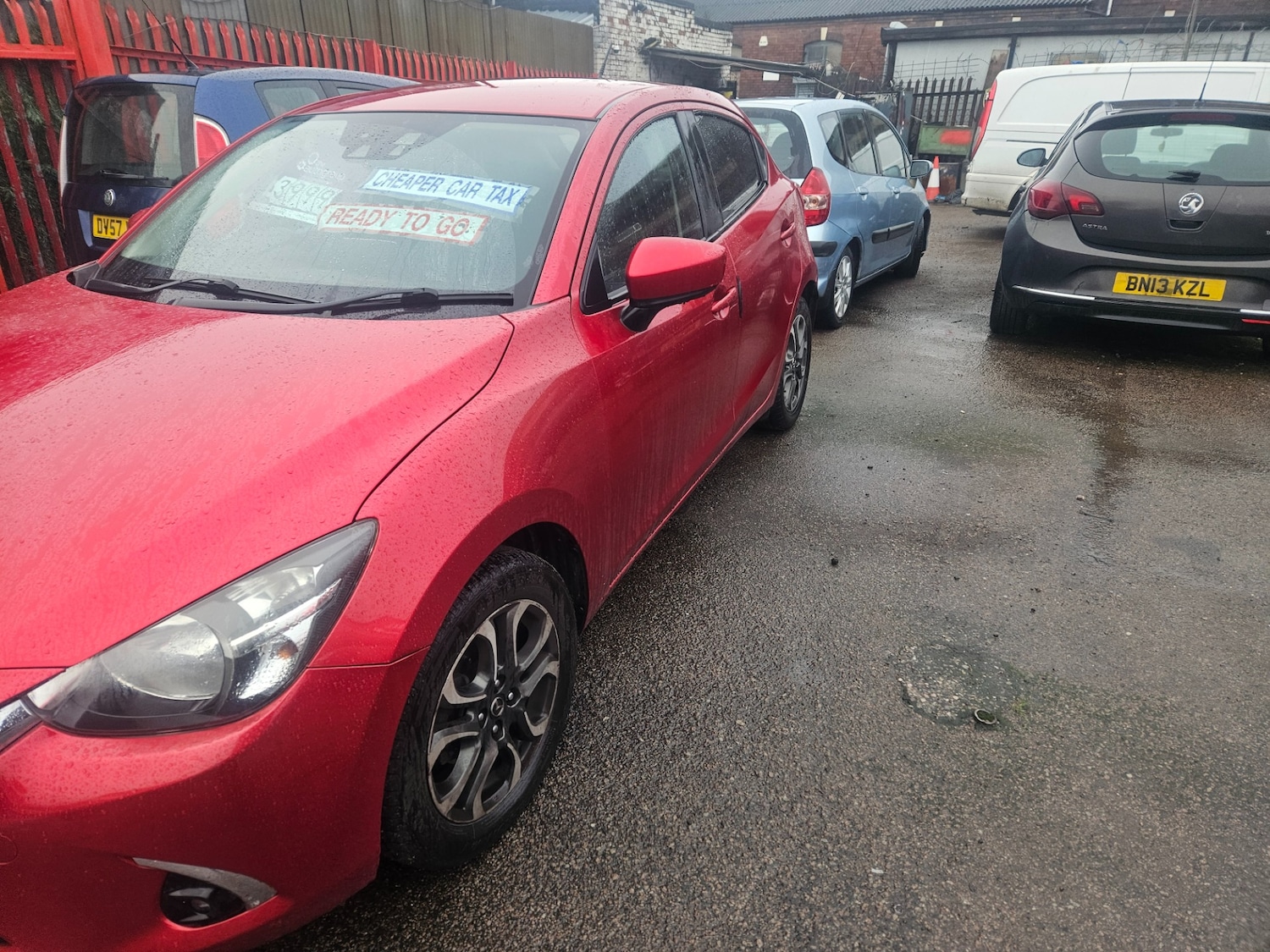 Used Mazda Mazda2 2015 for sale - 76807330: Photo 3