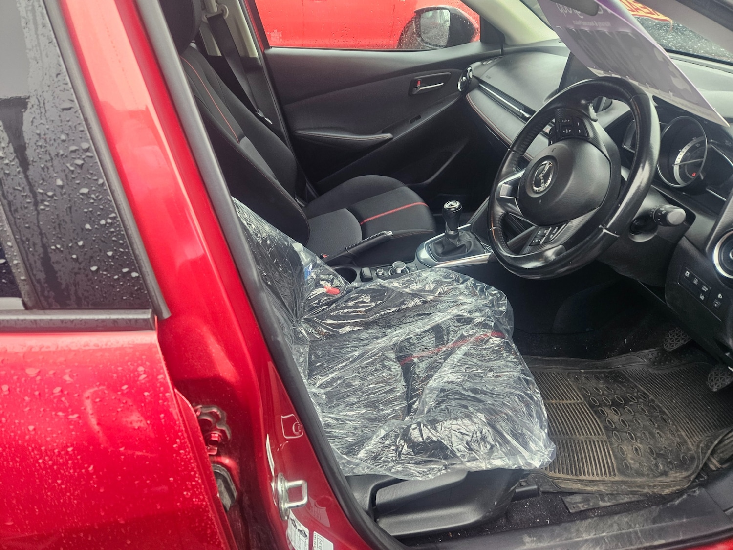 Used Mazda Mazda2 2015 for sale - 76807330: Photo 6