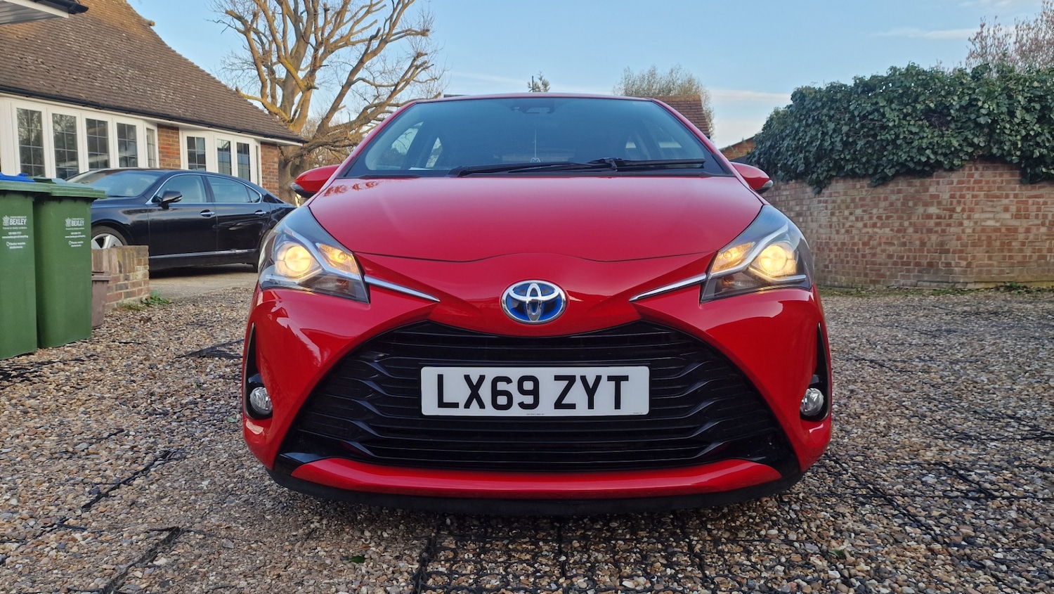 Used Toyota Yaris 2019 for sale - 77385459: Photo 2