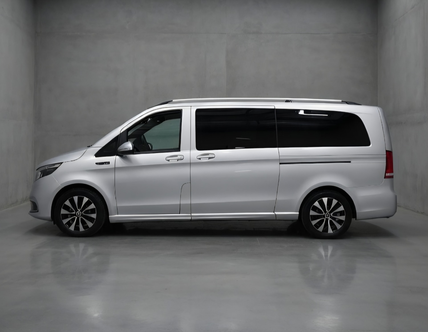 Used Mercedes-Benz EQV 2021 for sale - 77365157: Photo 2