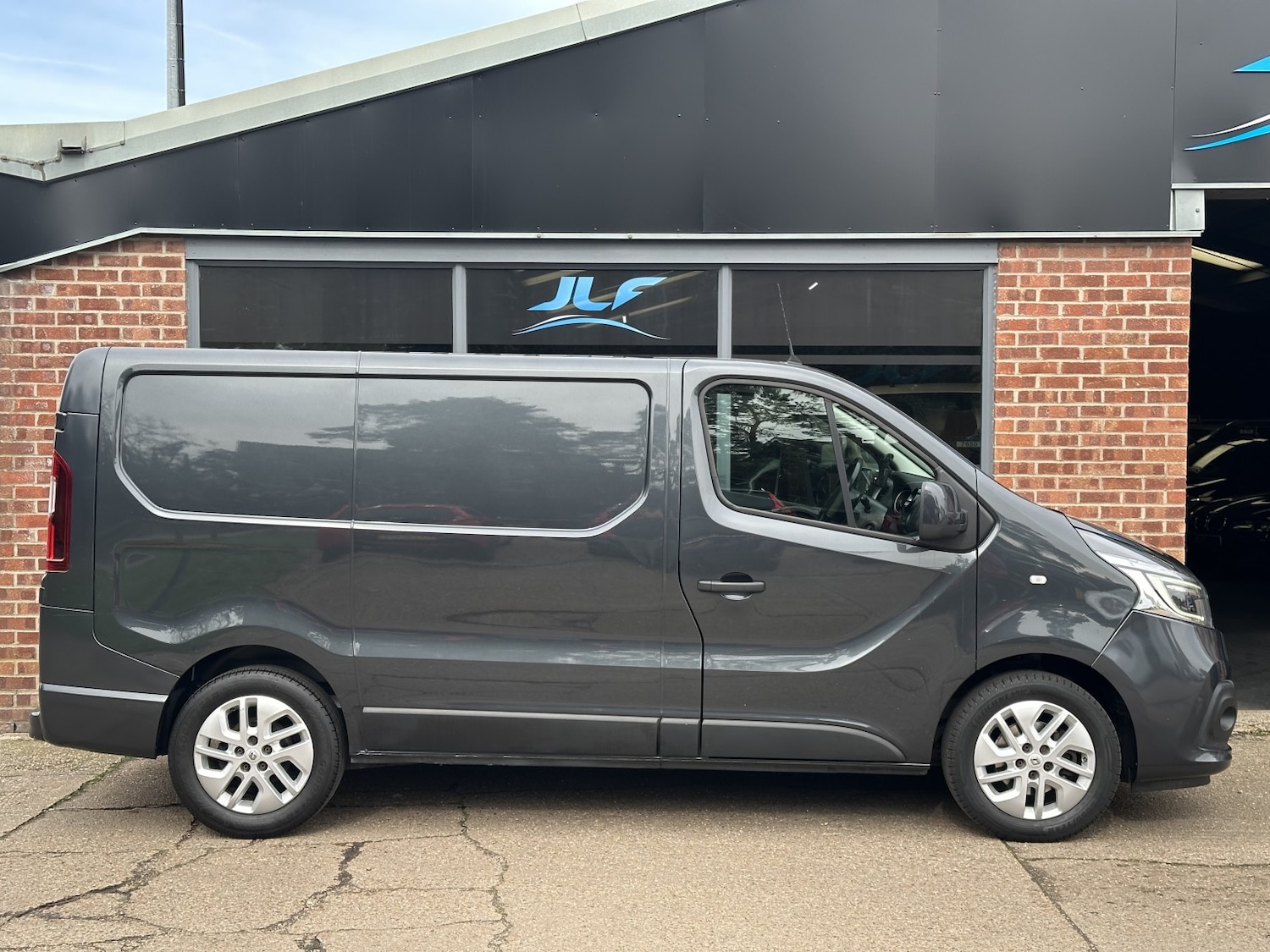 Used Renault Trafic 2021 for sale - 77881103: Photo 18