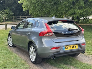 Used Volvo V40 2017 for sale - 78526387: Photo