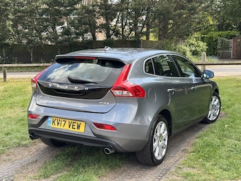 Used Volvo V40 2017 for sale - 78526387: Photo
